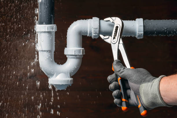 Professional Plumbing technician working in Garrison, TX
